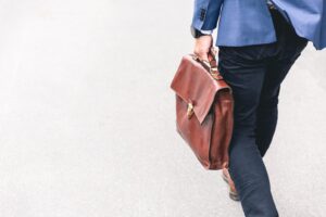 Leia mais sobre o artigo Calçados masculinos elegantes e confortáveis para viagens