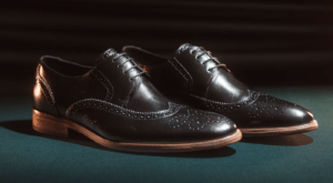 Leia mais sobre o artigo Conheça o derby brogue Bernardi preto da Frank Shoes