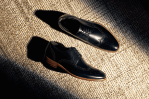 Leia mais sobre o artigo Oxford ou derby: qual sapato clássico masculino escolher para uma ocasião formal
