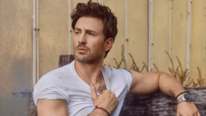 Leia mais sobre o artigo O estilo descontraído de Chris Evans: como se inspirar