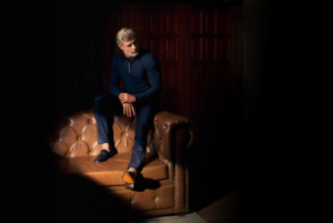 Leia mais sobre o artigo Moda masculina minimalista: como adotar um estilo simples e sofisticado