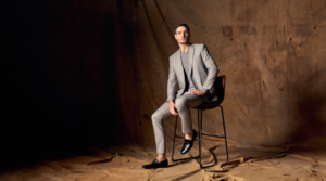Leia mais sobre o artigo Como combinar blazer bege, branco ou cinza
