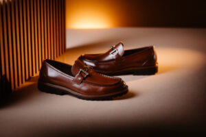 Leia mais sobre o artigo Mocassim tratorado masculino: como usar e combinar com estilo