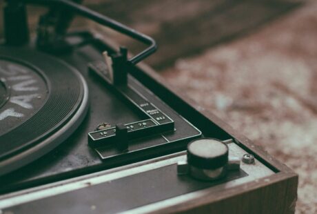 black and gray turntable